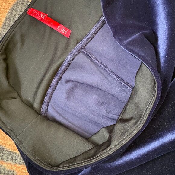 Spanx Navy Blue Velvet Leggings Shapewear Size L Winter Glam - Picture 4 of 6